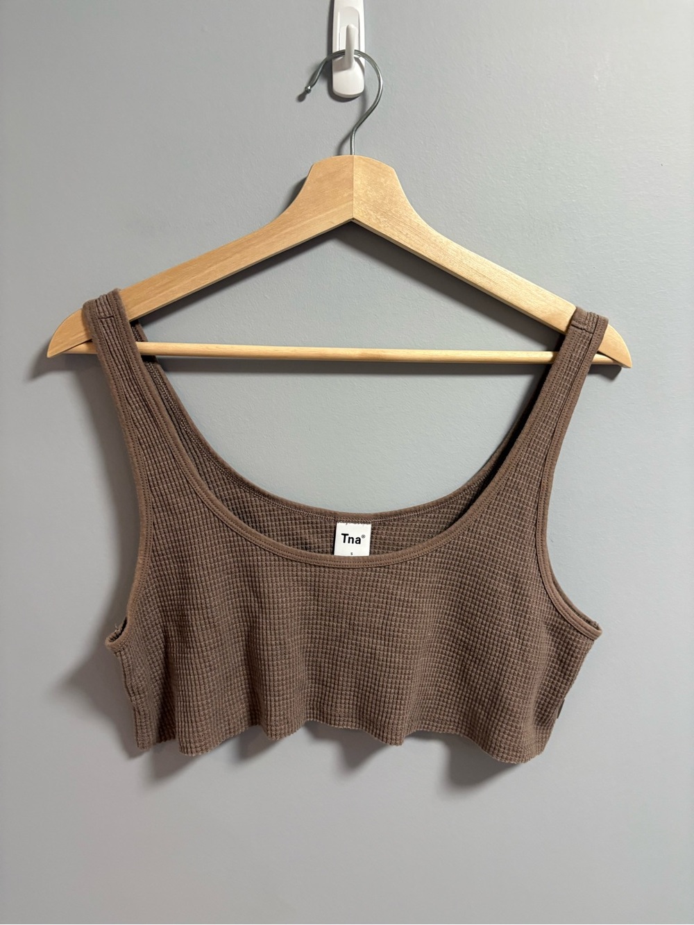 Aritzia - TNA Crop Top